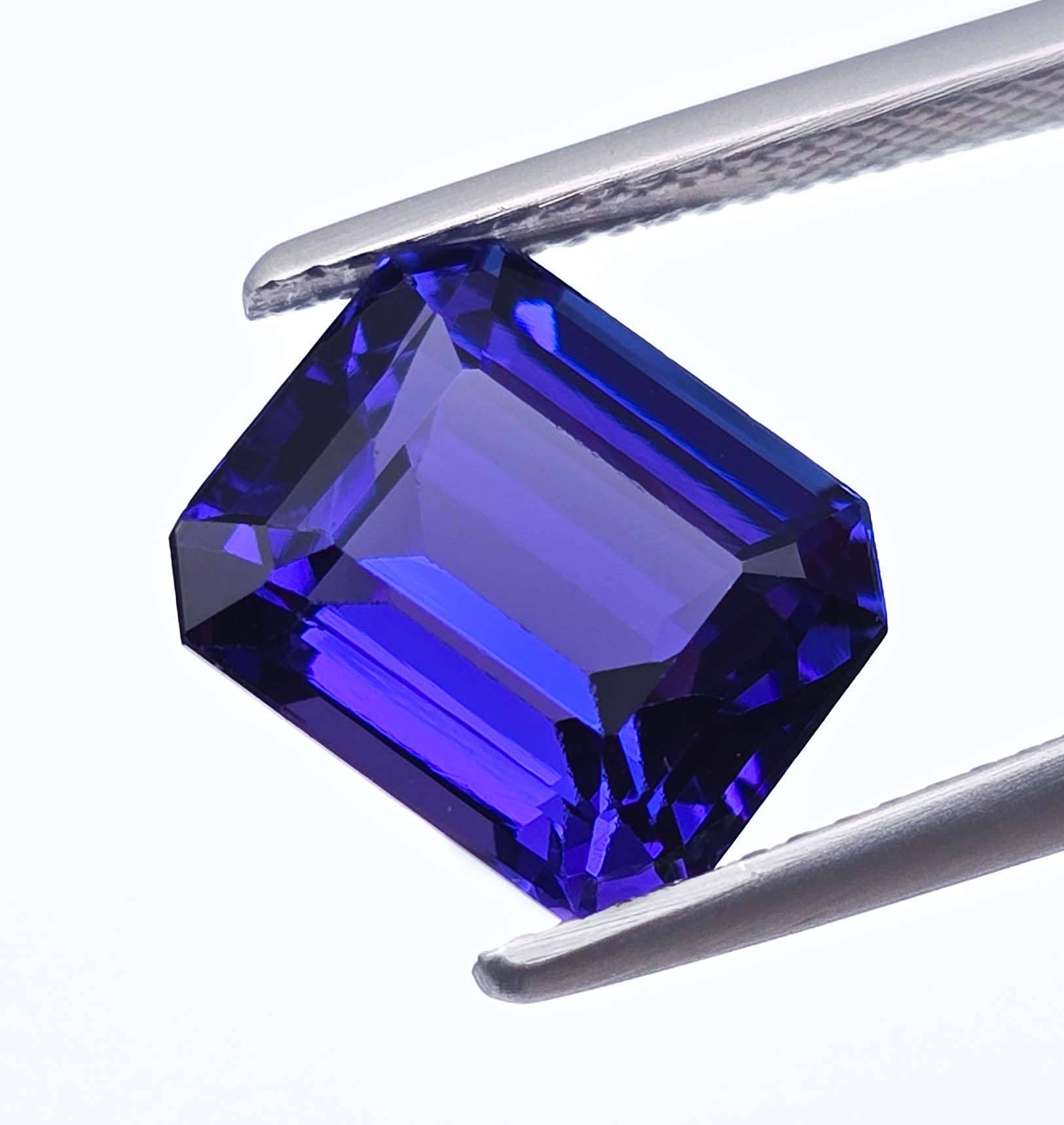 5.75ct Violet Tanzanite